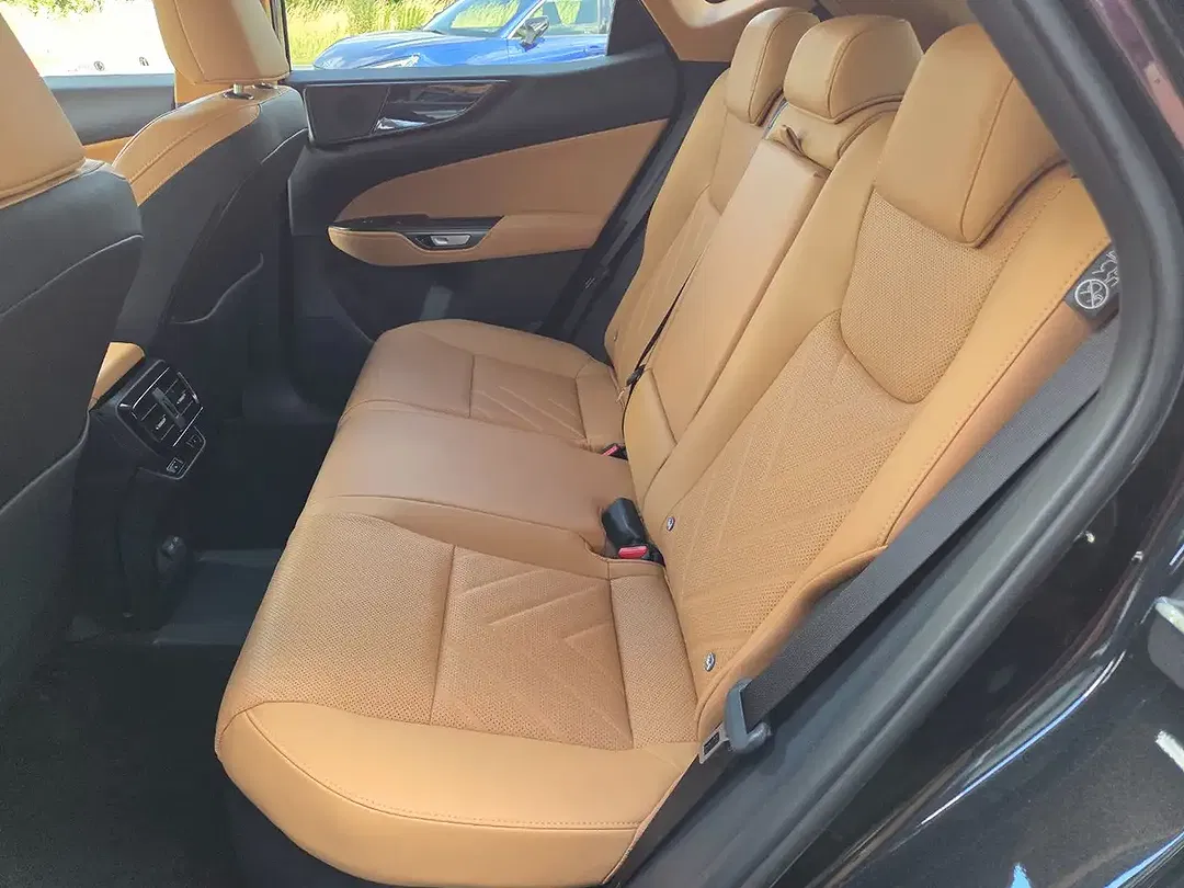 Lexus NX 450h+ - Thumbnail 8
