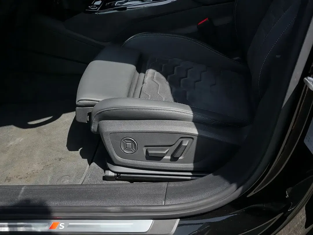 Audi A6 e-tron - Thumbnail 22