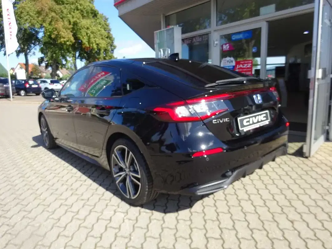 Honda Civic - Thumbnail 4