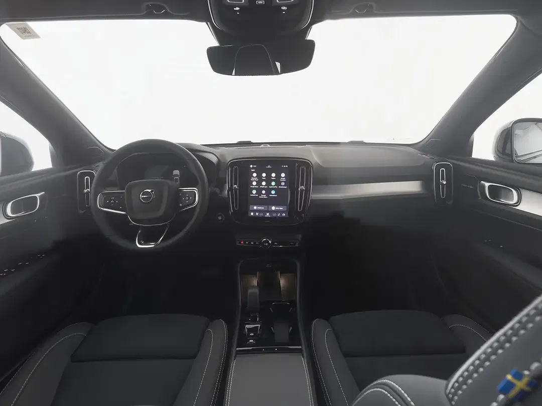 Volvo XC40 - Thumbnail 3