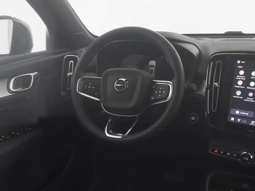 Volvo XC40 - Thumbnail 4
