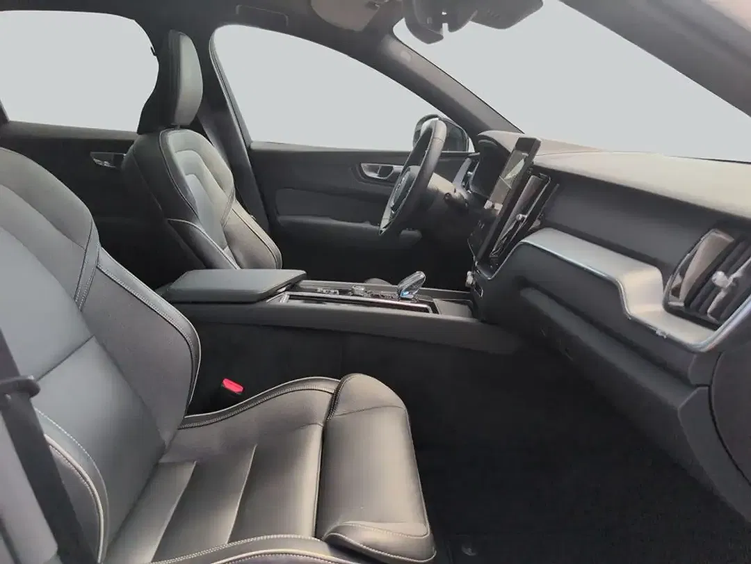 Volvo XC60 - Thumbnail 12