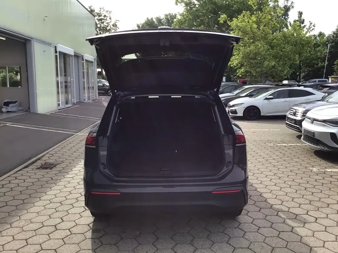 Volkswagen Tiguan - Thumbnail 12