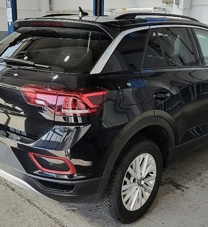Volkswagen T-Roc - Thumbnail 3