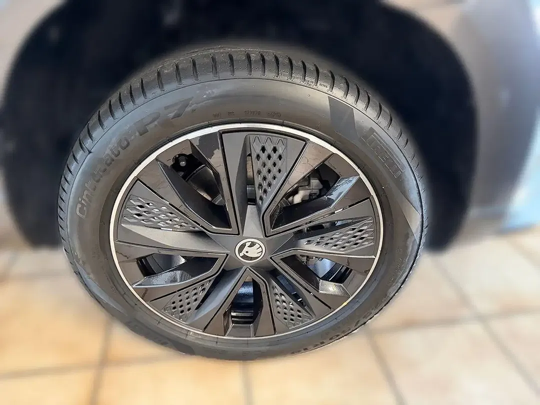 Skoda Karoq - Thumbnail 8