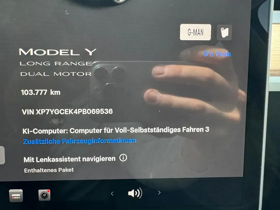 Tesla Model Y - Thumbnail 13