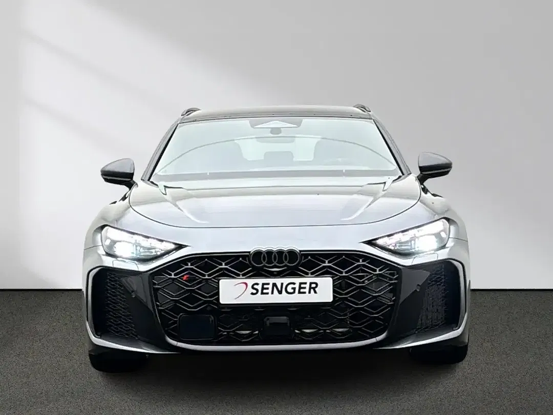 Audi RS5 - Thumbnail 3