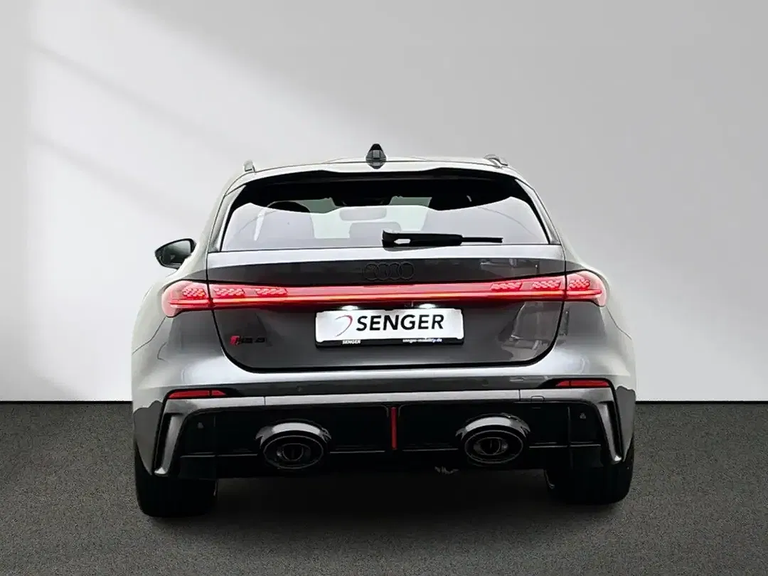 Audi RS5 - Thumbnail 4