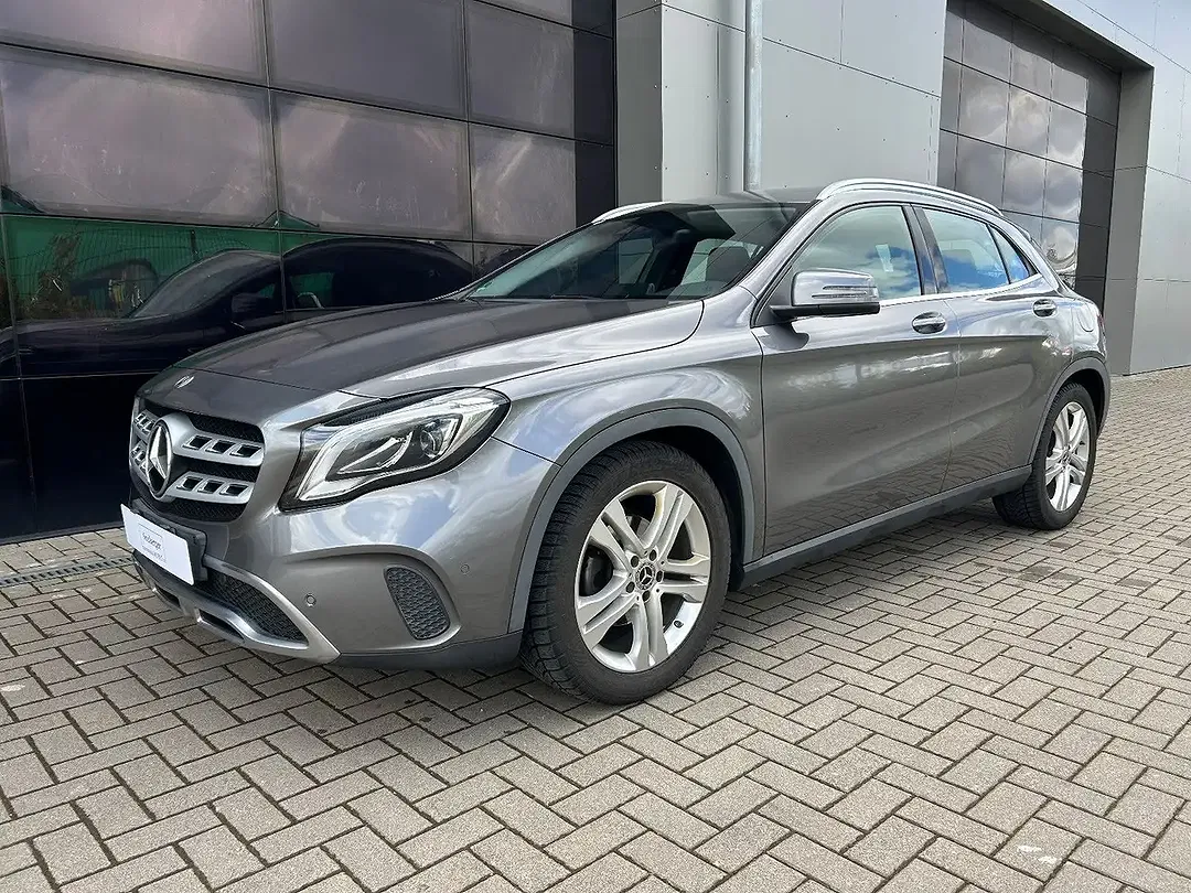 Mercedes-Benz GLA 180 - foto 1