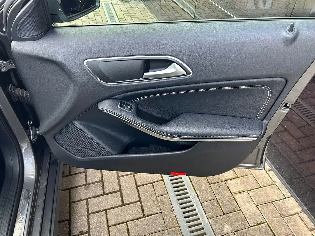 Mercedes-Benz GLA 180 - foto 15