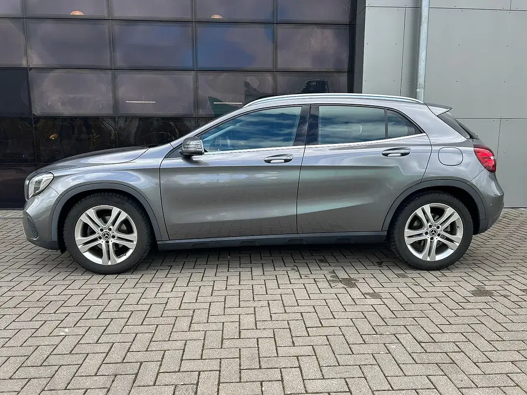 Mercedes-Benz GLA 180 - foto 2