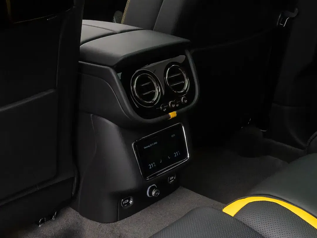 Bentley Bentayga - Thumbnail 28