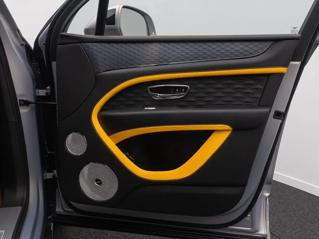Bentley Bentayga - Thumbnail 32