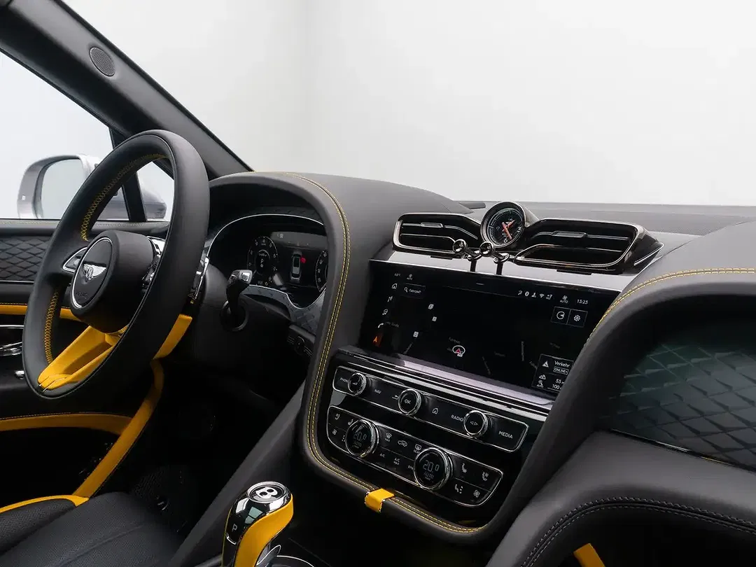 Bentley Bentayga - Thumbnail 42