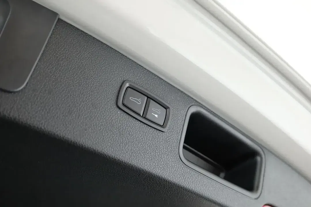 Porsche Macan - Thumbnail 11
