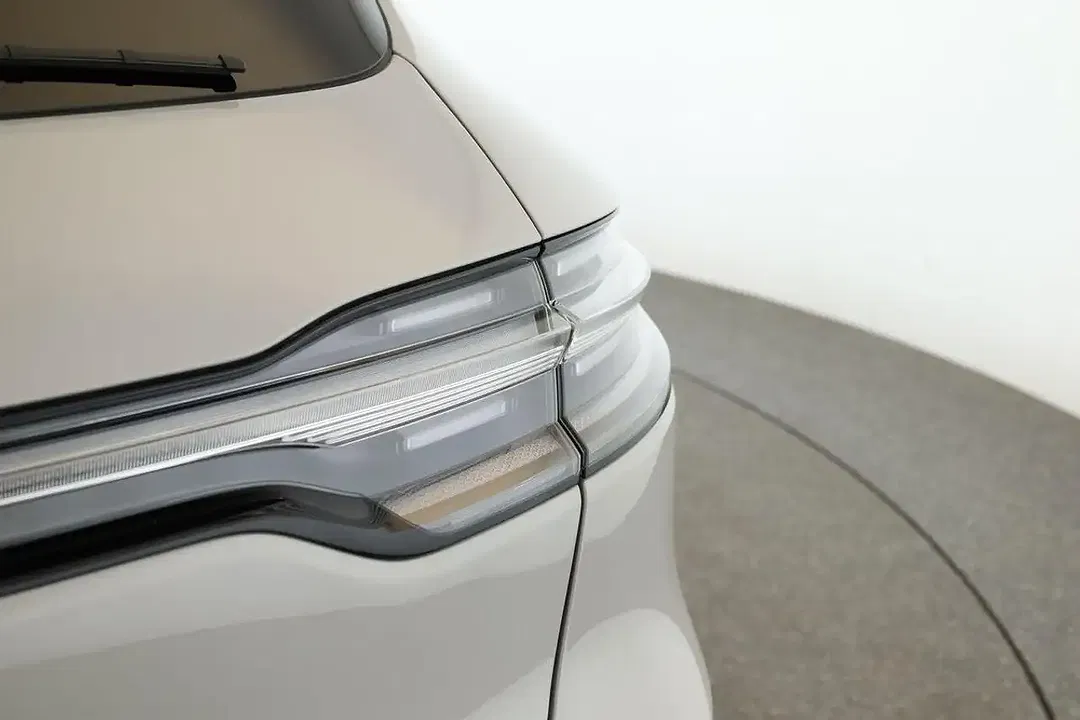 Porsche Macan - Thumbnail 12
