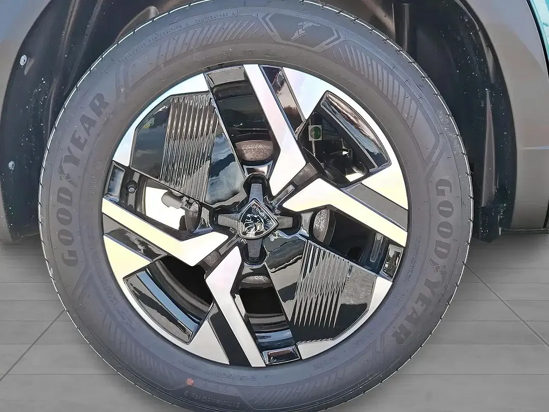 Peugeot 2008 - Thumbnail 6