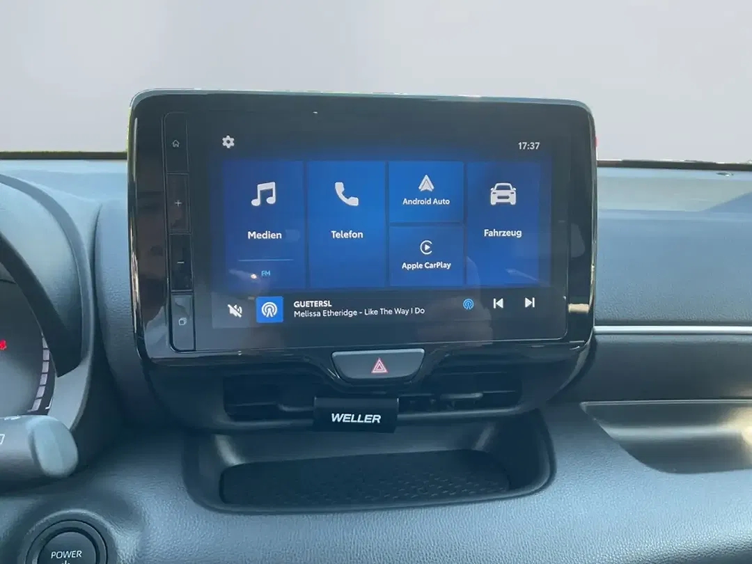 Toyota Yaris - Thumbnail 11