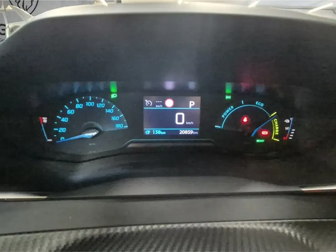 Peugeot 208 - Thumbnail 15