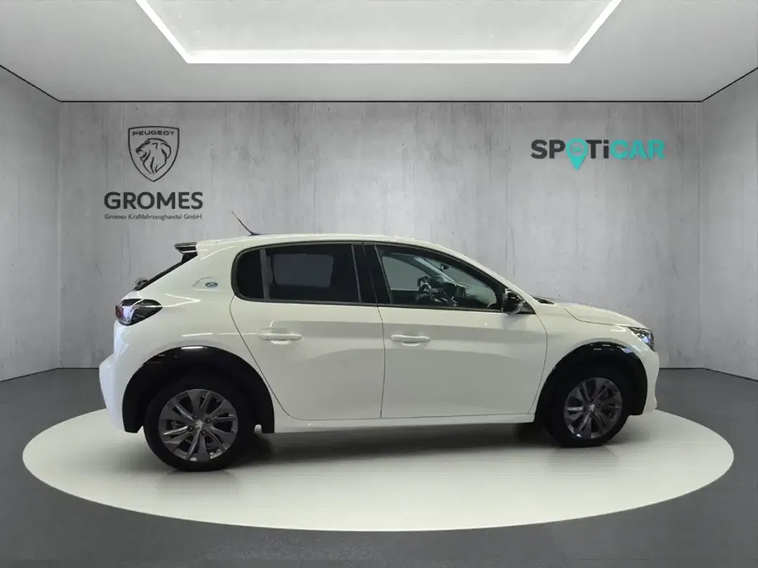 Peugeot 208 - Thumbnail 2