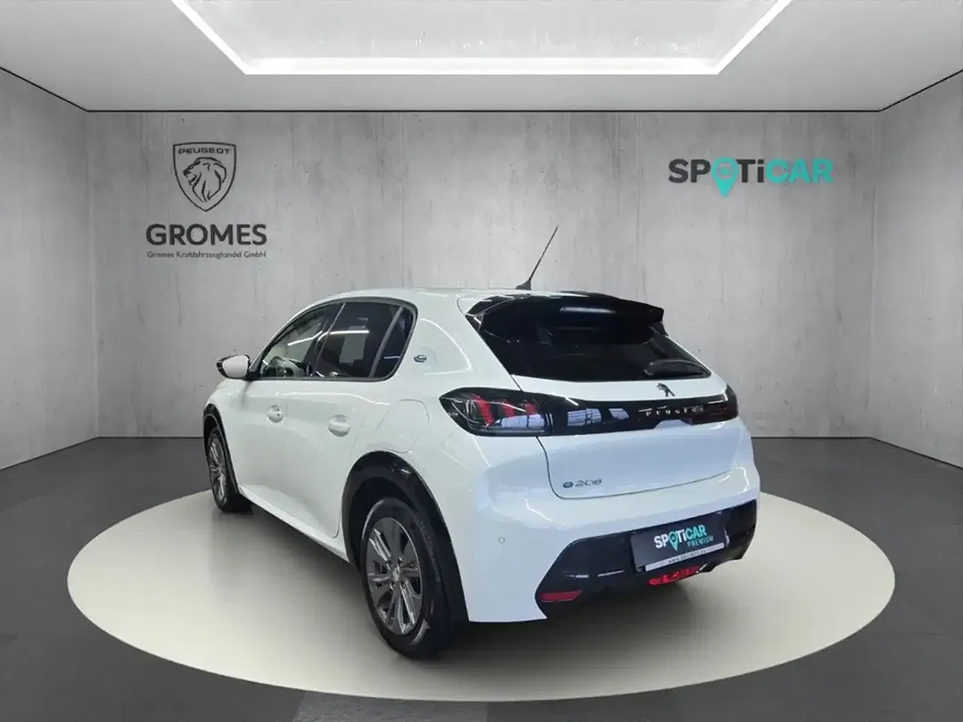Peugeot 208 - Thumbnail 5