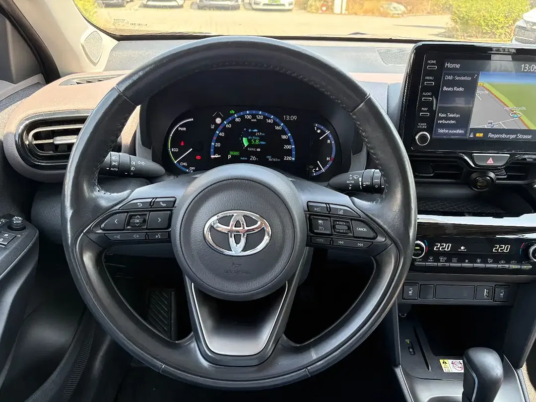 Toyota Yaris Cross - Thumbnail 9