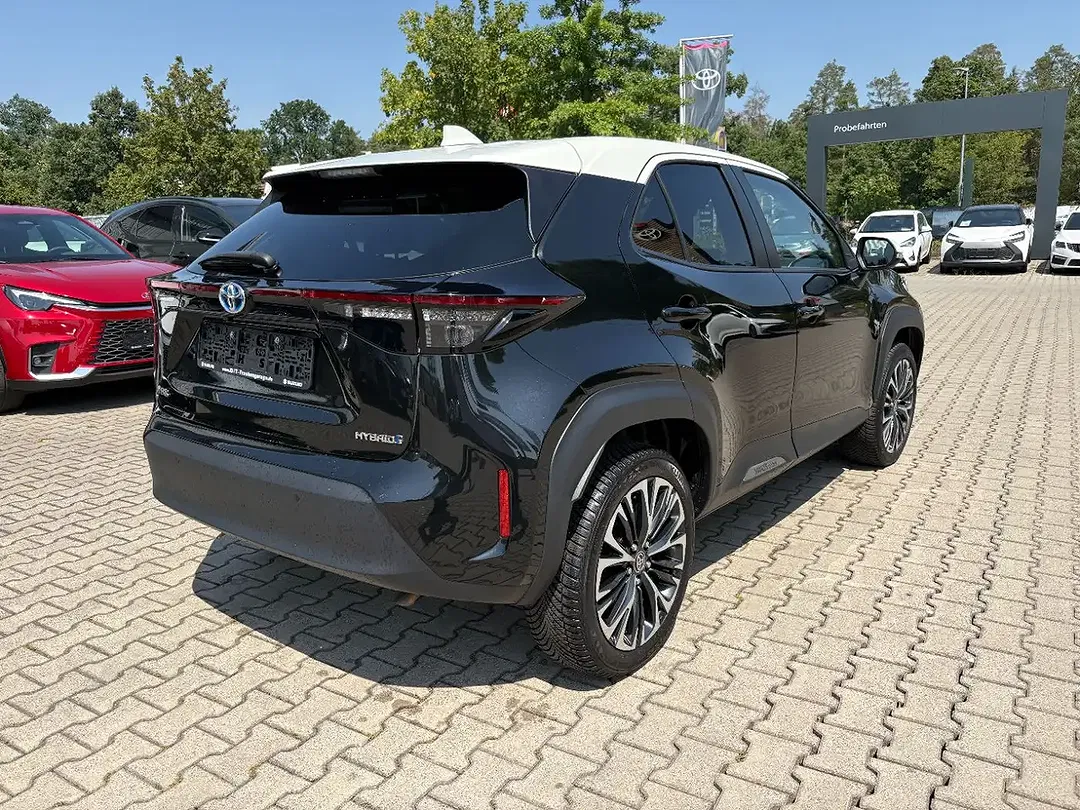 Toyota Yaris Cross - Thumbnail 3