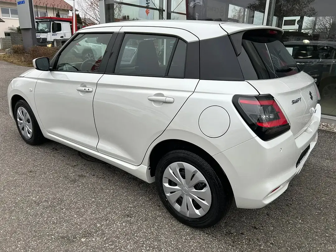 Suzuki Swift - Thumbnail 4