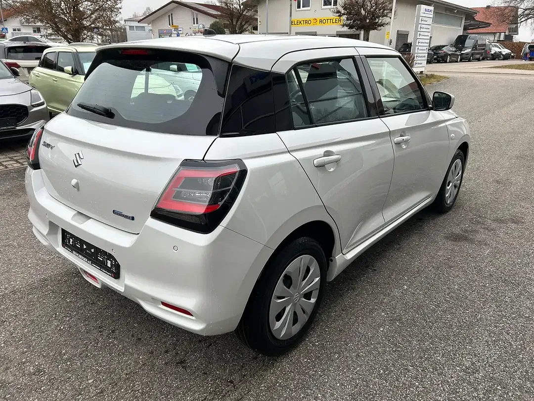 Suzuki Swift - Thumbnail 6