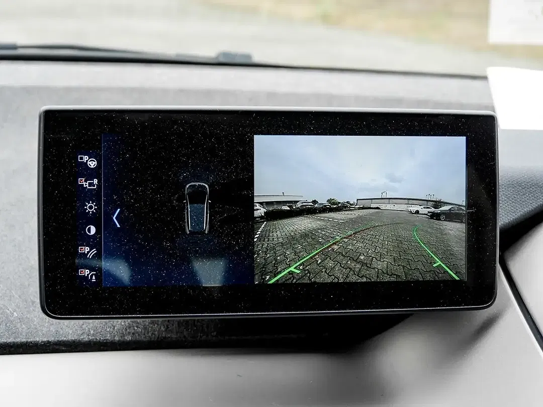 BMW i3 - Thumbnail 12