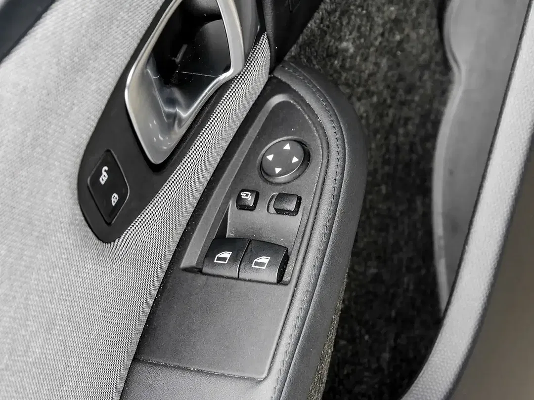 BMW i3 - Thumbnail 15