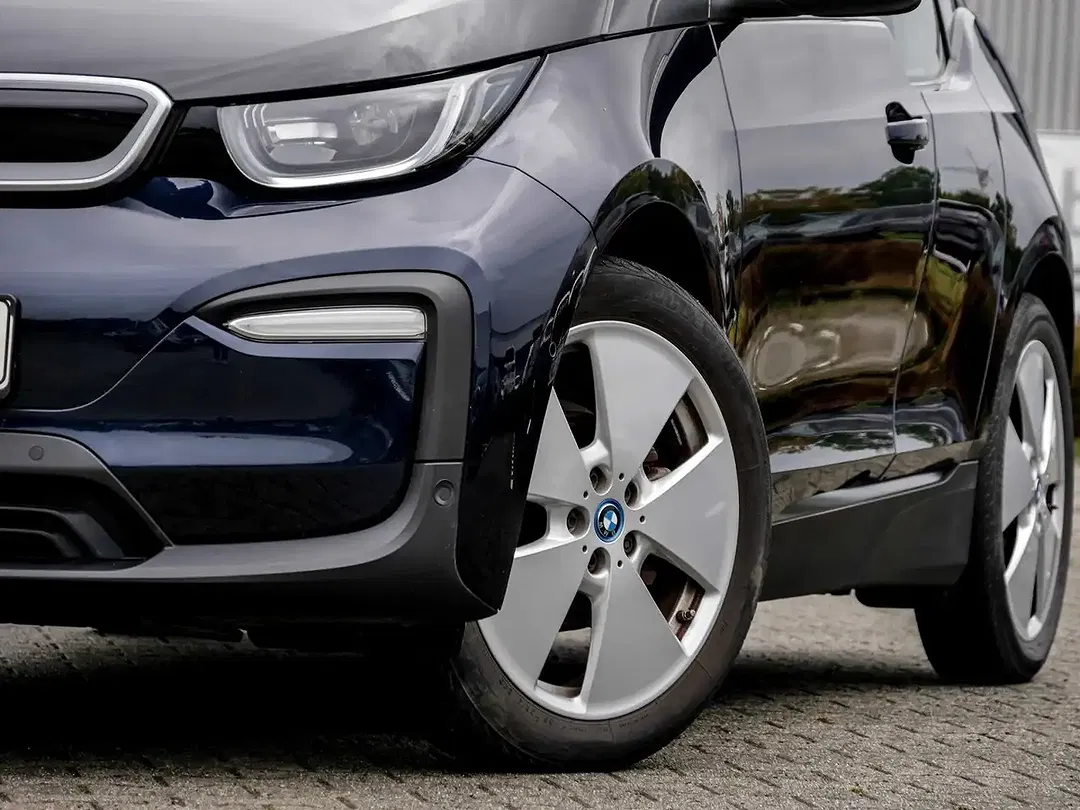BMW i3 - Thumbnail 5