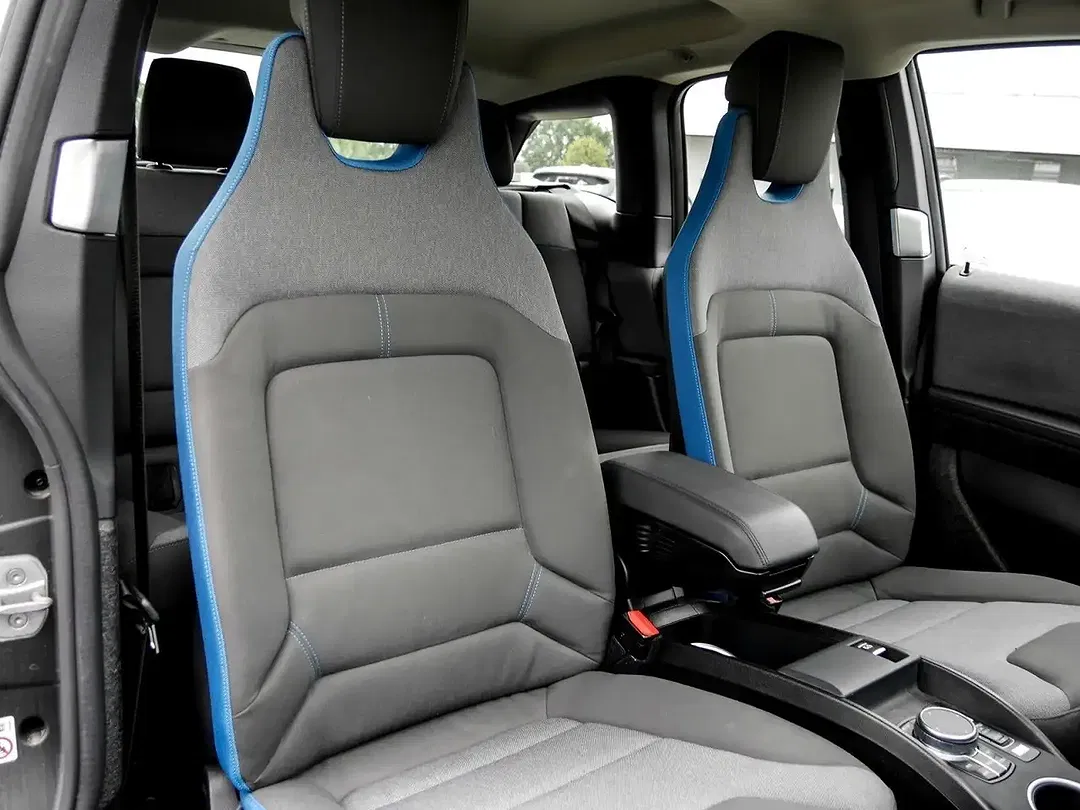 BMW i3 - Thumbnail 6