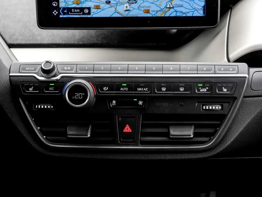 BMW i3 - Thumbnail 9