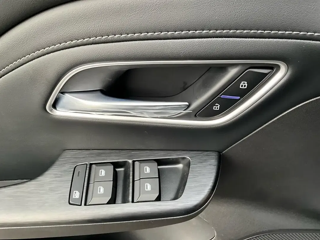 MG ZS Hybrid+ Luxury - foto 14