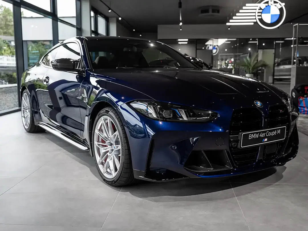 BMW M4 - Thumbnail 4