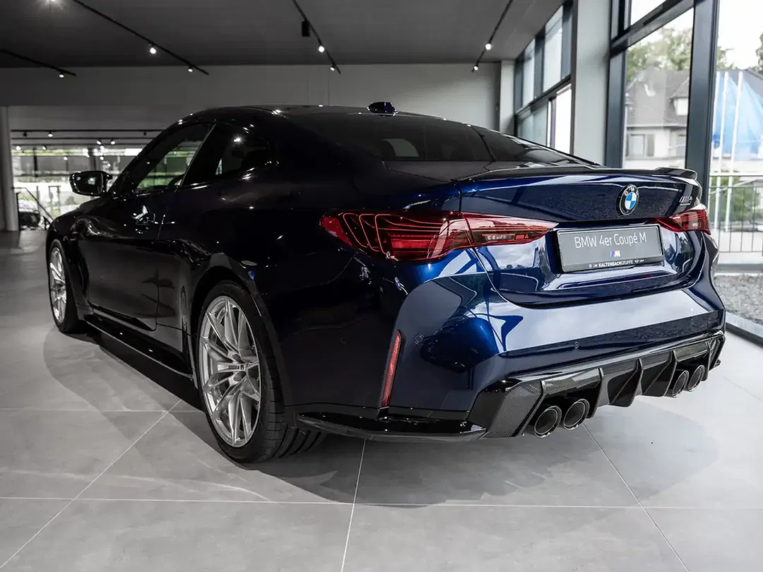 BMW M4 - Thumbnail 6