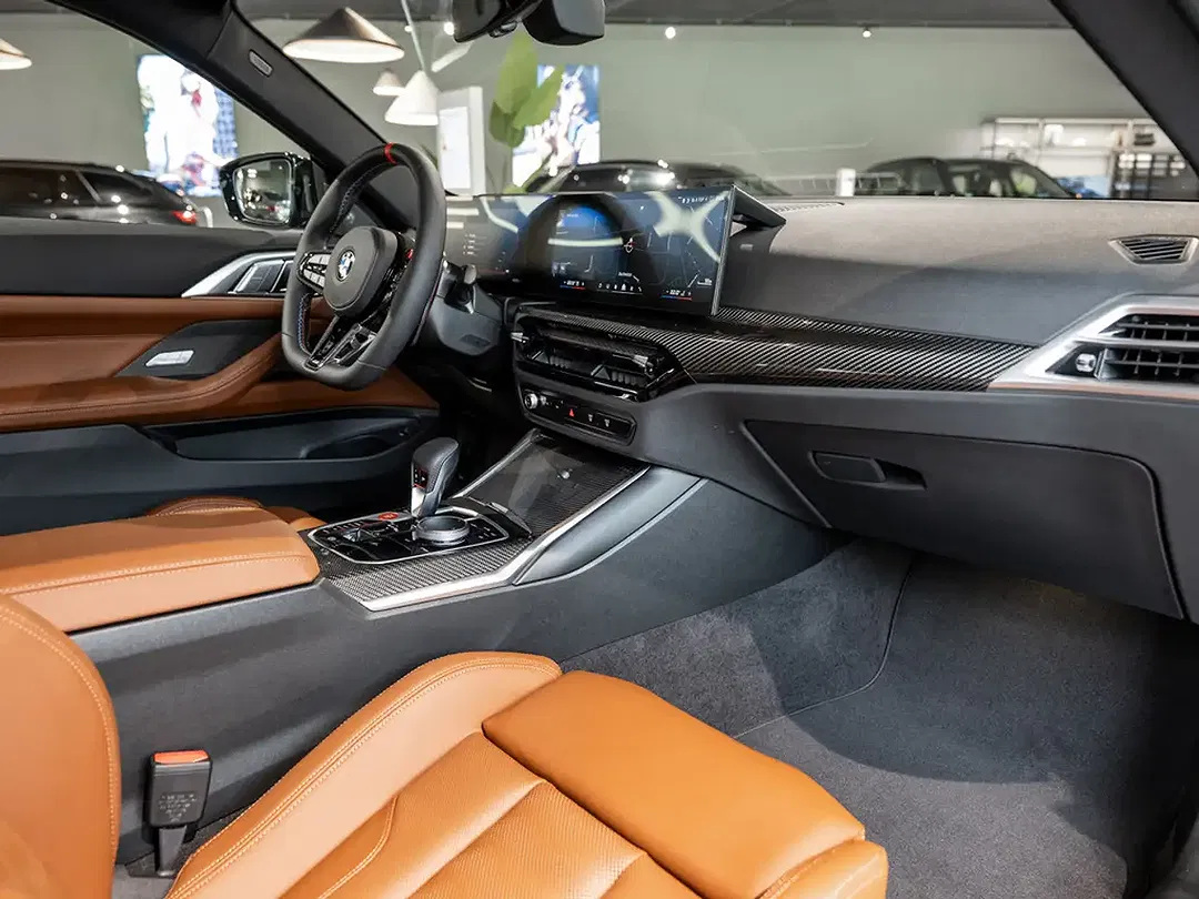 BMW M4 - Thumbnail 7