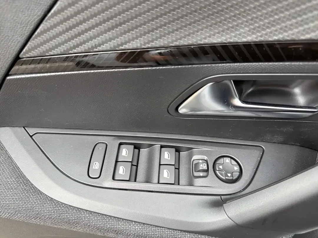 Peugeot 2008 - Thumbnail 13