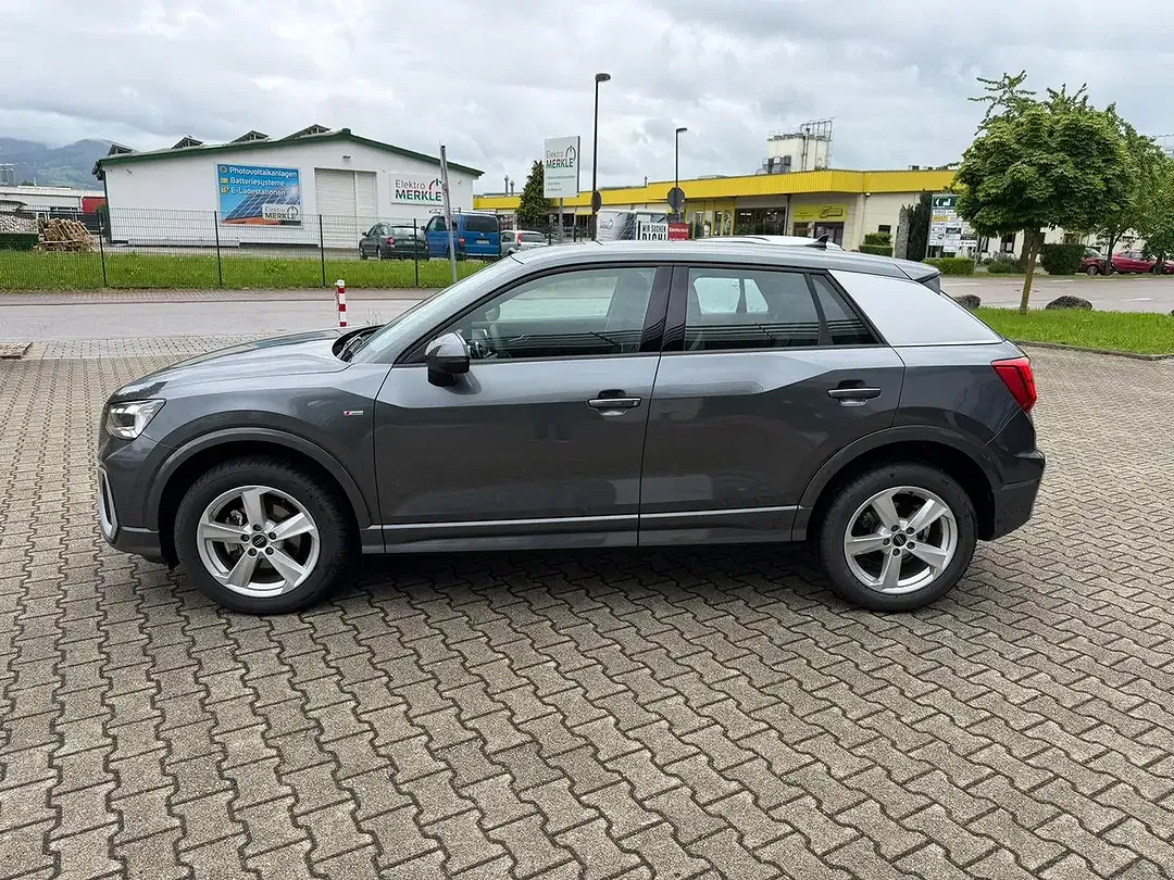 Audi Q2 - Thumbnail 3
