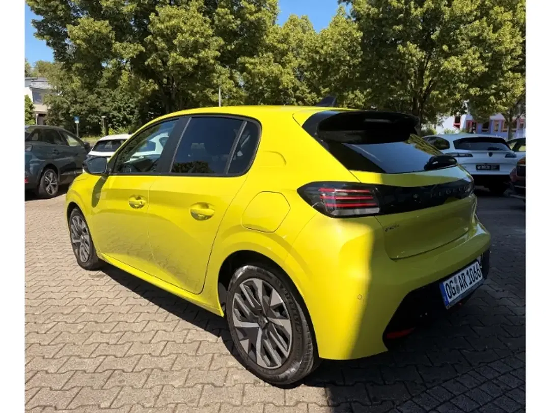 Peugeot 208 - Thumbnail 6