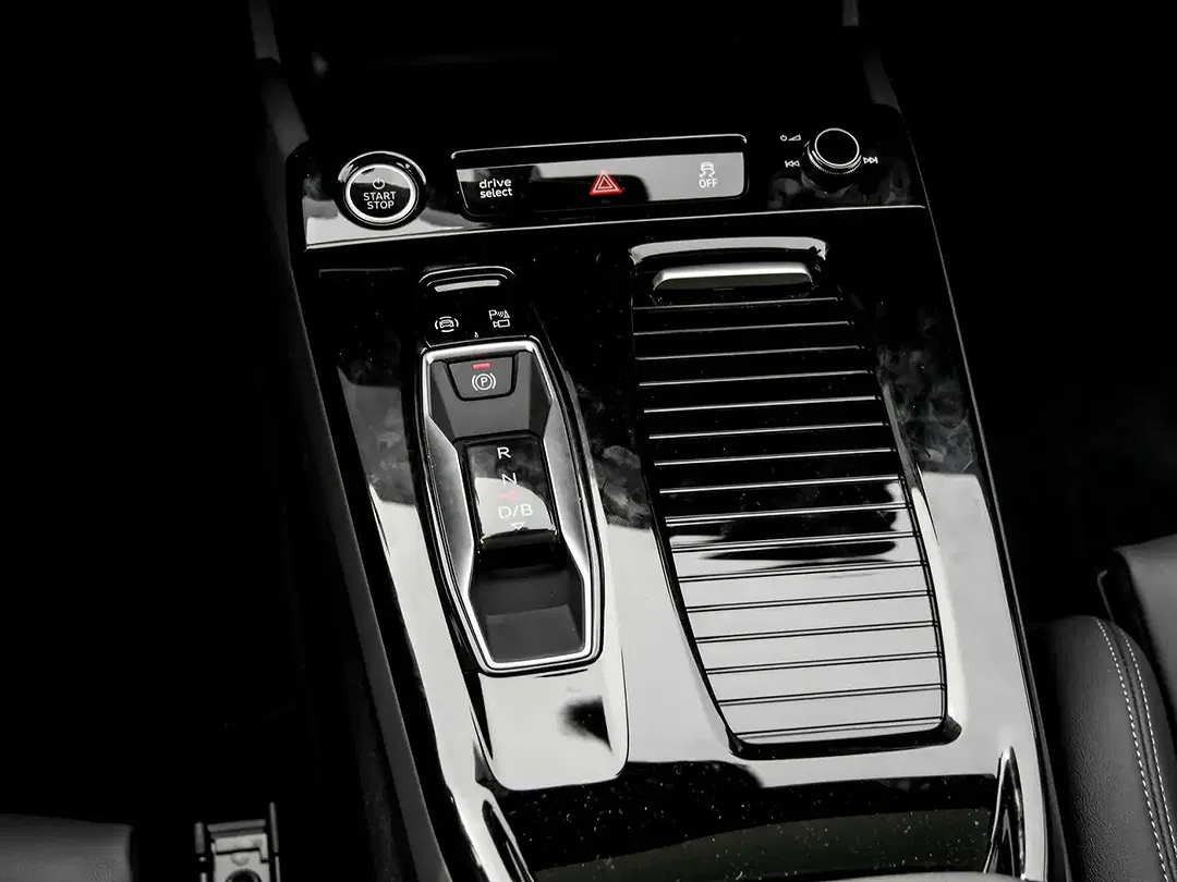 Audi A6 e-tron - Thumbnail 11