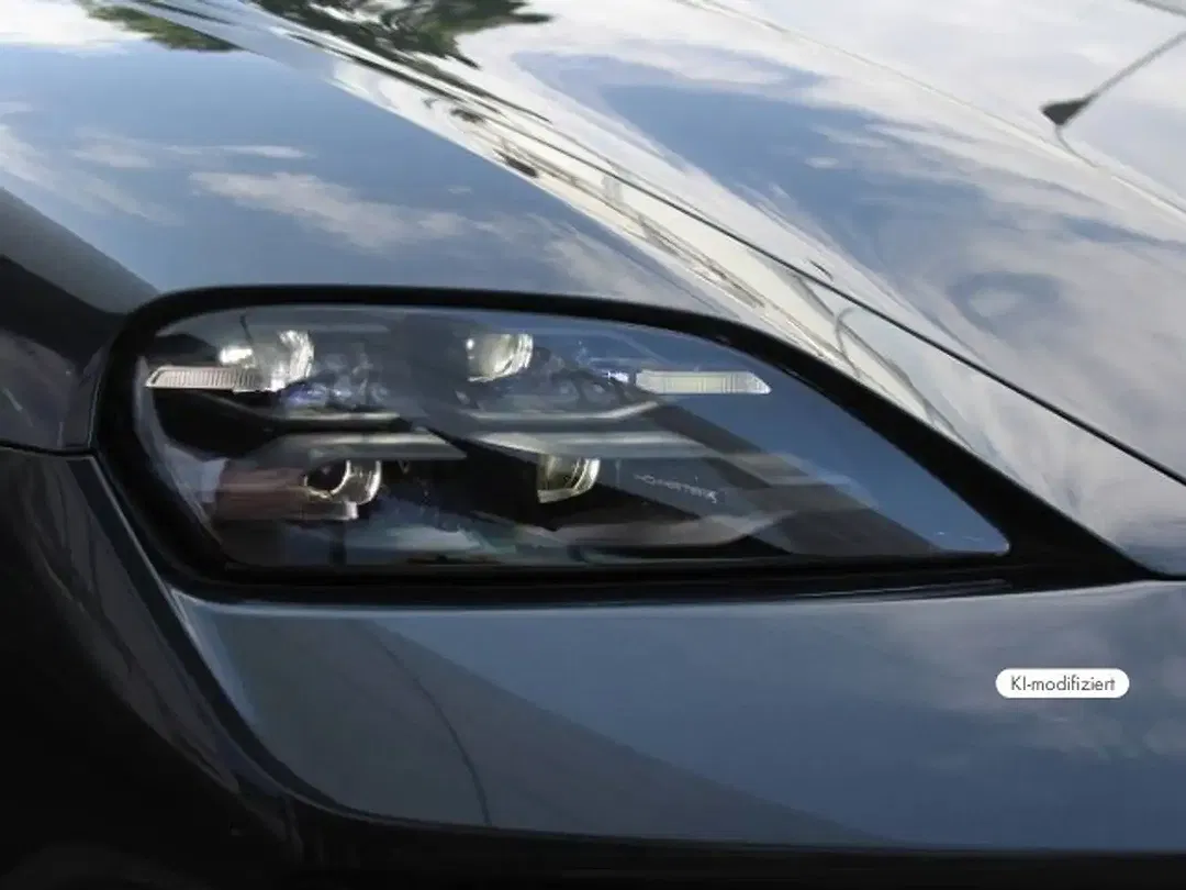 Porsche Taycan - Thumbnail 7