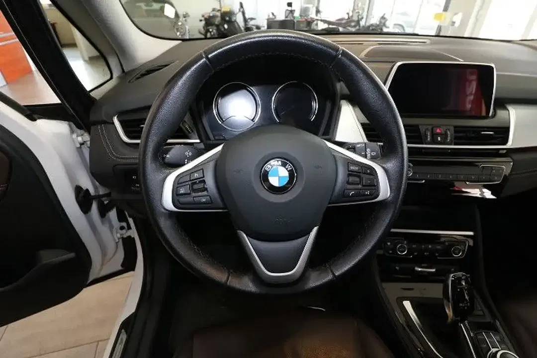 BMW 218 - Thumbnail 6