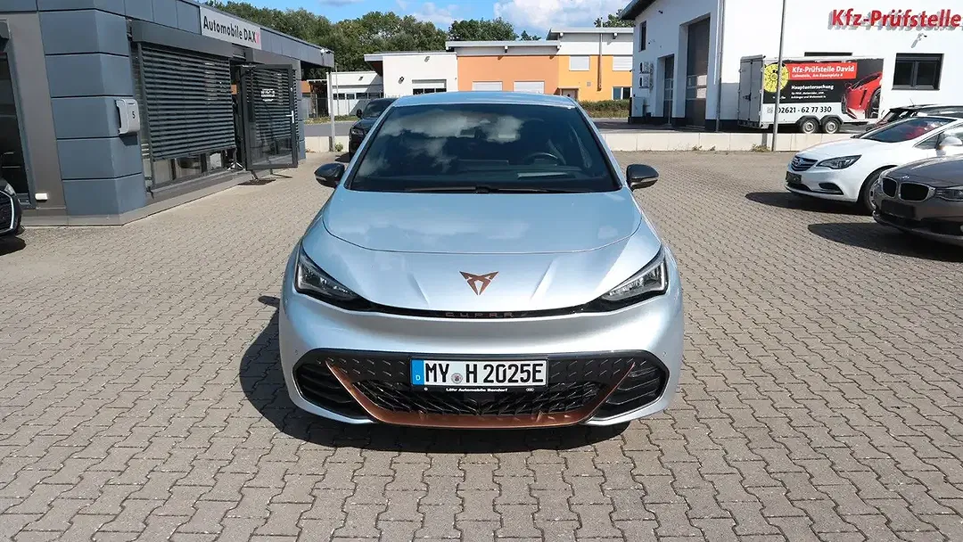 CUPRA Born - Thumbnail 10