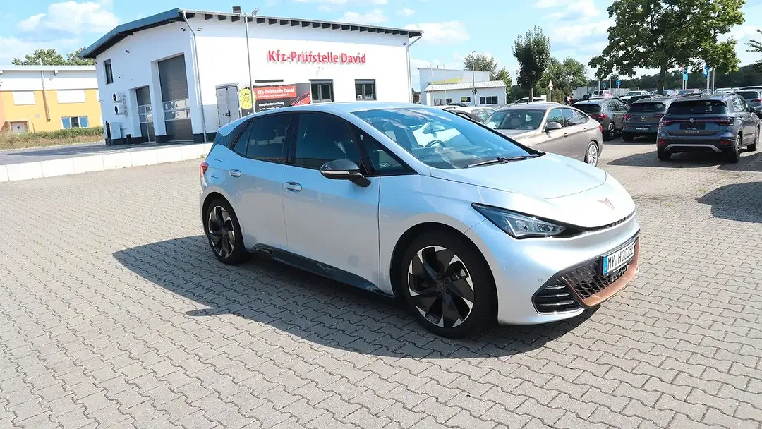 CUPRA Born - Thumbnail 11