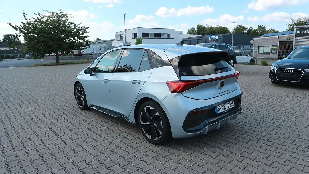 CUPRA Born - Thumbnail 5