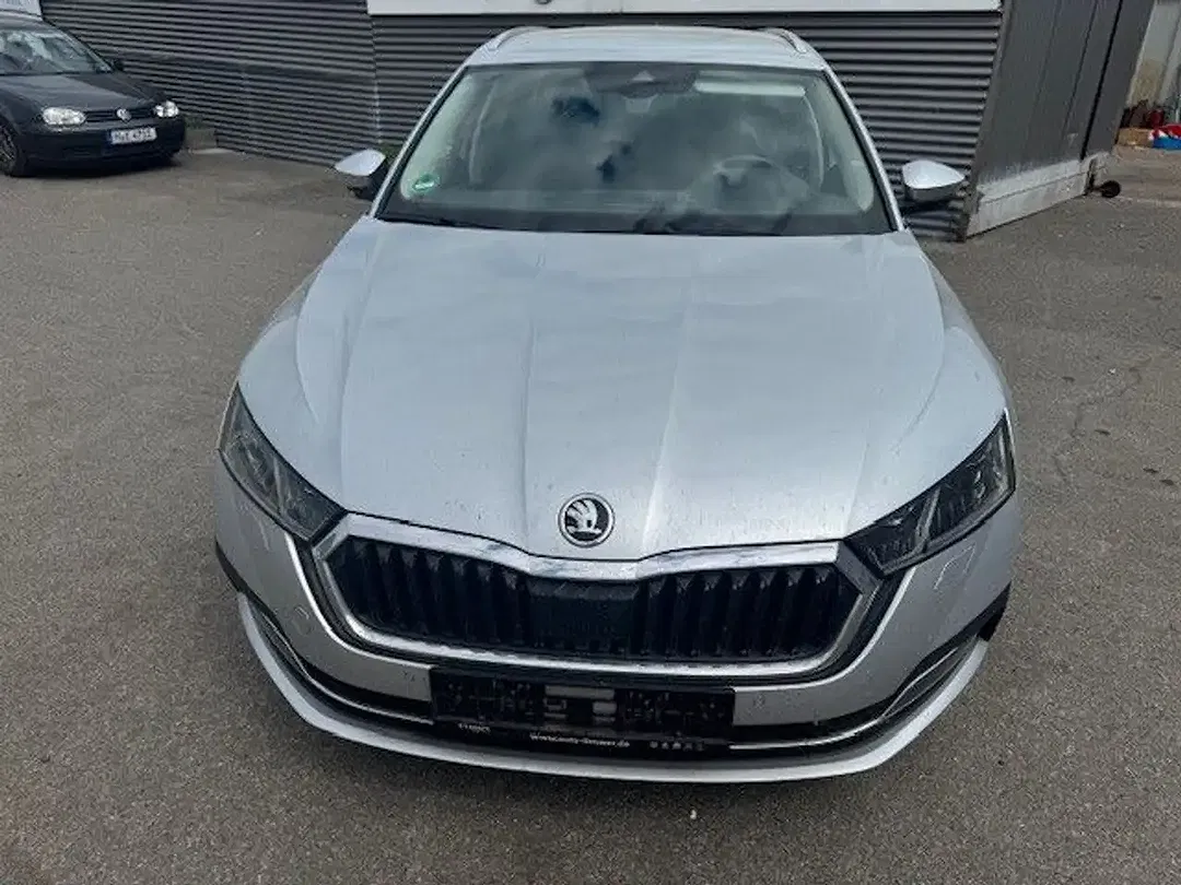 Skoda Octavia - Thumbnail 3