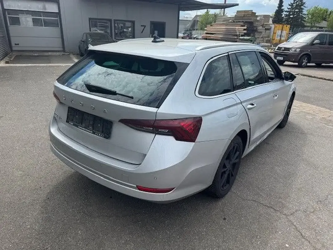 Skoda Octavia - Thumbnail 4