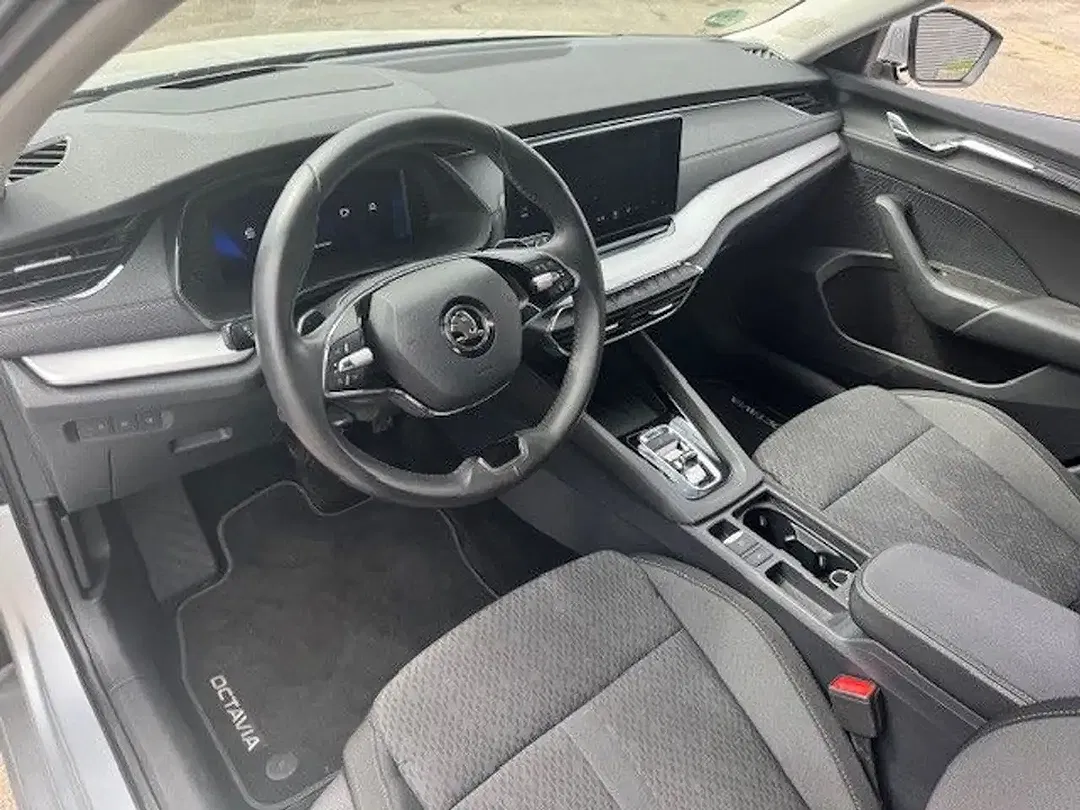 Skoda Octavia - Thumbnail 5